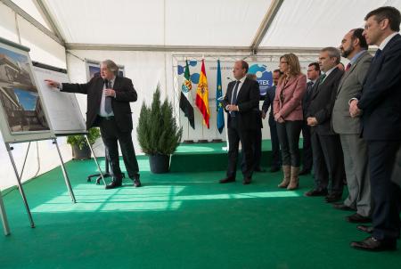 Monago, junto a otras autoridades asisten a la presentación del nuevo edificio del CICYTEX